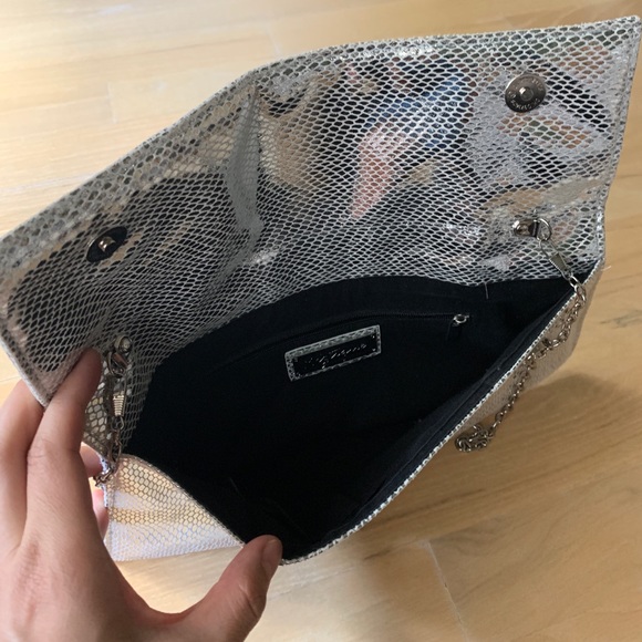 Brand new clutch - Picture 3 of 4